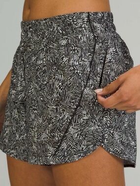Lululemon Track Mid Rise Lined 5”